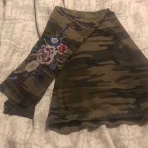 Johnny Was Camo embroidered leggings